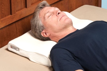 Подушка Nudging Pillow не даст Вам хропеть
